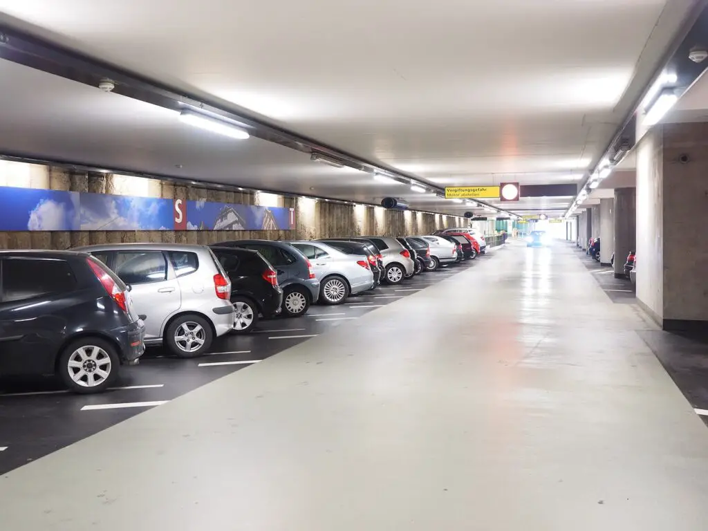 Waar kan ik 3-4 dagen parkeren bij station Zwolle?